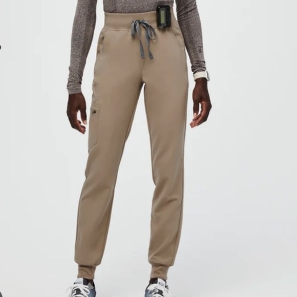FIGS | Zamora Jogger in Latte PO3079 Size XXLT - Picture 1 of 7